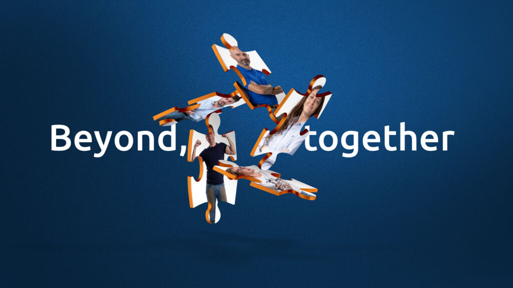 Campagna ADV per Beyond together, dove quattro pezzi di puzzle dove sono ritratte delle persone che fanno parte di Gambini fluttuano intorno al titolo del progetto